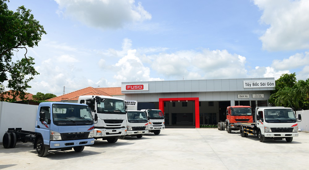 FUSO khai trương đại lý chuẩn quốc tế đầu tiên tại Việt Nam