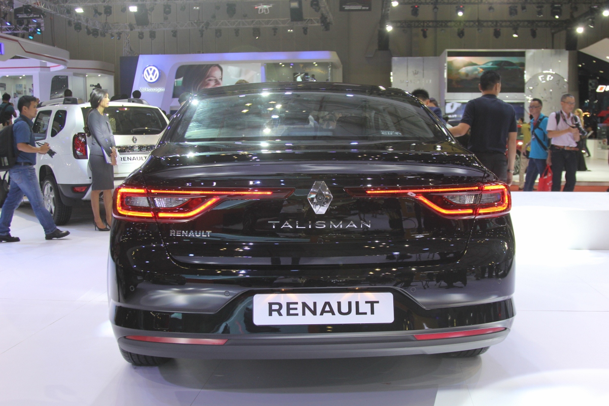 Renault trình diễn múa lãng mạn tại VIMS 2016_5