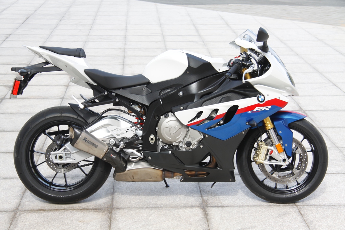 BMW S1000RR  phóng nhanh, lướt nhẹ_2