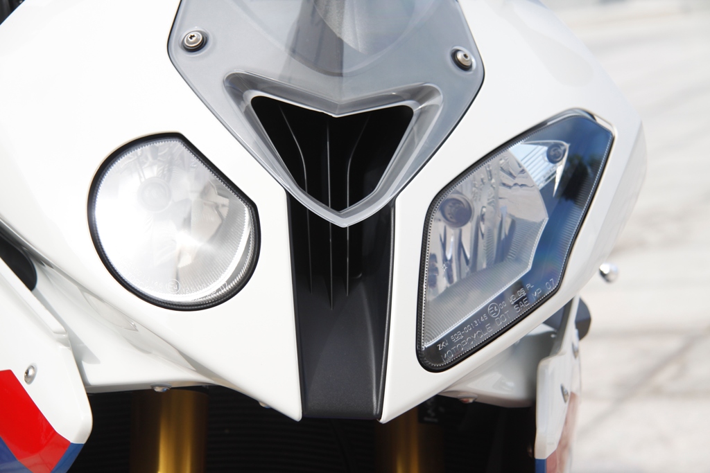 BMW S1000RR  phóng nhanh, lướt nhẹ_4