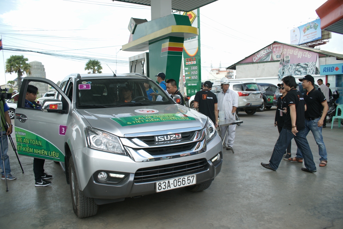 Nhung-hinh-anh-dau-tien-ve-hanh-trinh-thi-lai-xe-tiet-kiem-nhien-lieu-cua-Isuzu-anh-2