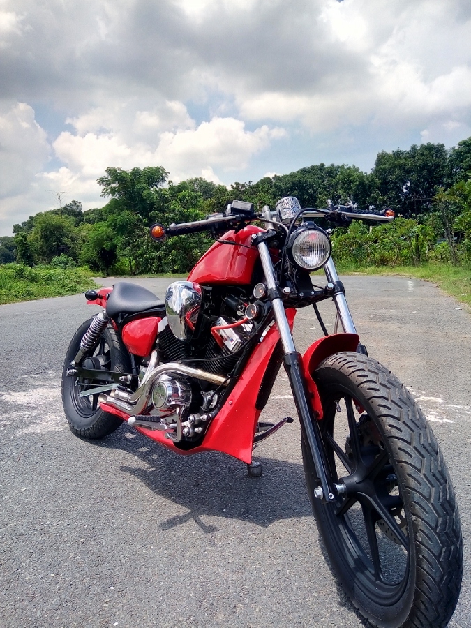 Yamaha-Virago-do-Chopper-hang-doc-voi-gia-sinh-vien-anh-6