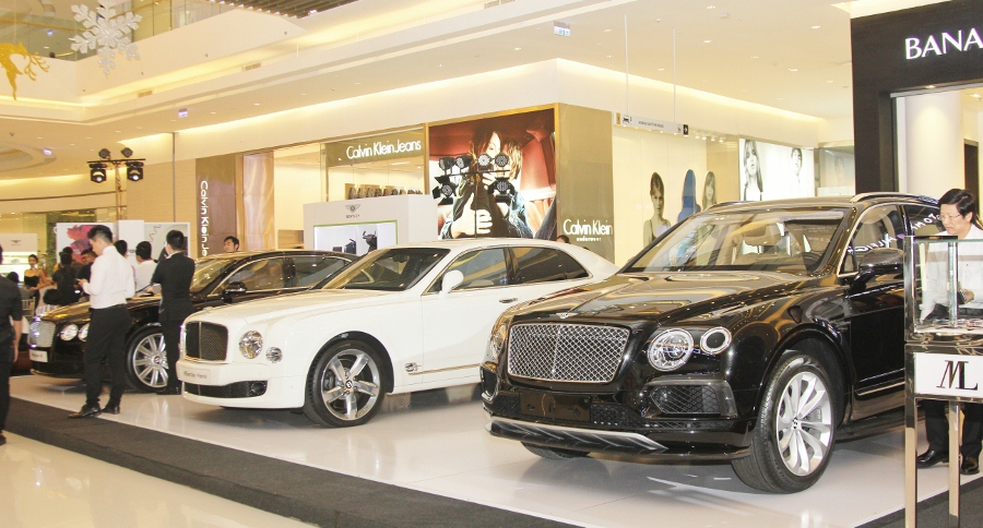 Bentley-trien-lam-xe-cuc-dat-tien-tai-Sai-Gon-anh-9