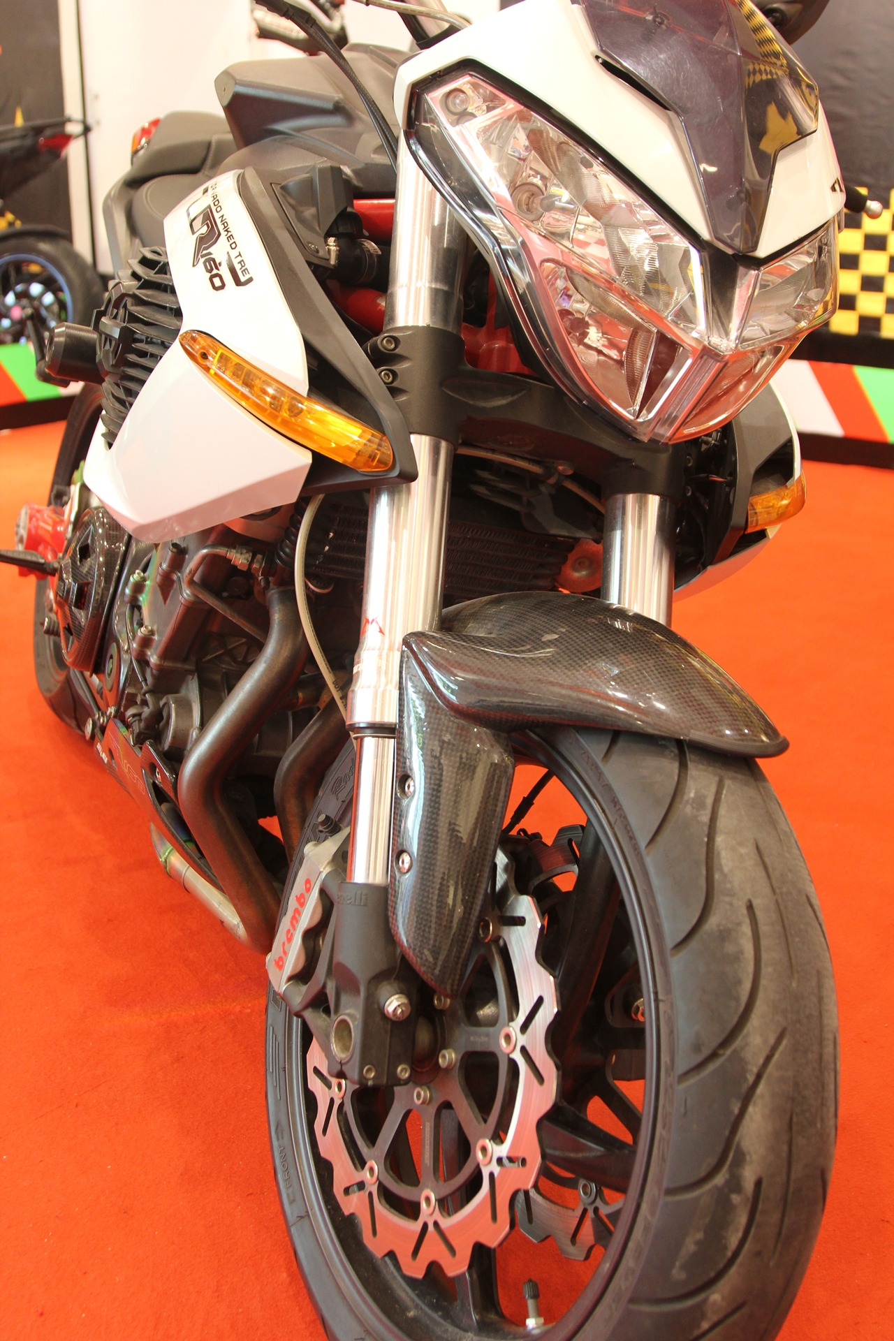 Benelli-TnT-R160-Chien-binh-toc-do-tai-xuat-giang-ho-anh-24