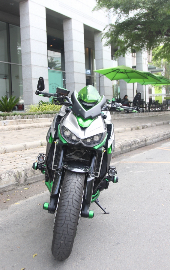 Chieu-lam-dep-Kawasaki-Z1000-noi-bat-choi-Tet-anh-23