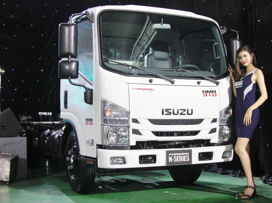 Isuzu-Viet-Nam-ra-mat-xe-tai-manh-hon-giam-on-tiet-kiem-dau-ngua-va-cham-anh-6