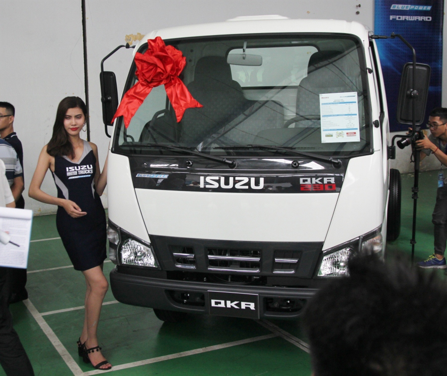 Isuzu-Viet-Nam-ra-mat-xe-tai-manh-hon-giam-on-tiet-kiem-dau-ngua-va-cham-anh-8