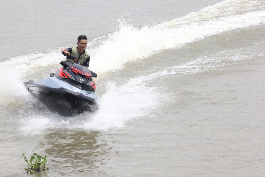 Chơi môtô “đi mây về gió” tại Sài Gòn