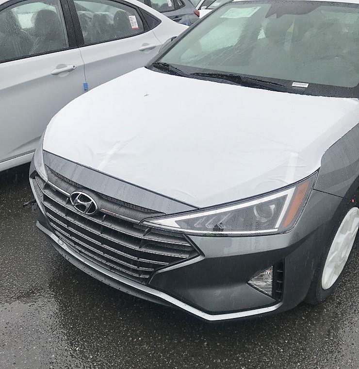 Sedan-Hyundai-Elantra-2019-lo-them-hinh-anh-Dep-nhu-xe-sang-anh-2