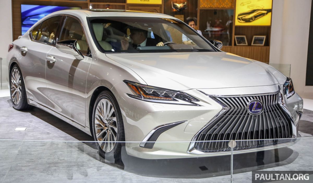 Lexus ES 300h 2019 dáng “phi thuyền”, nội thất rộng thoáng