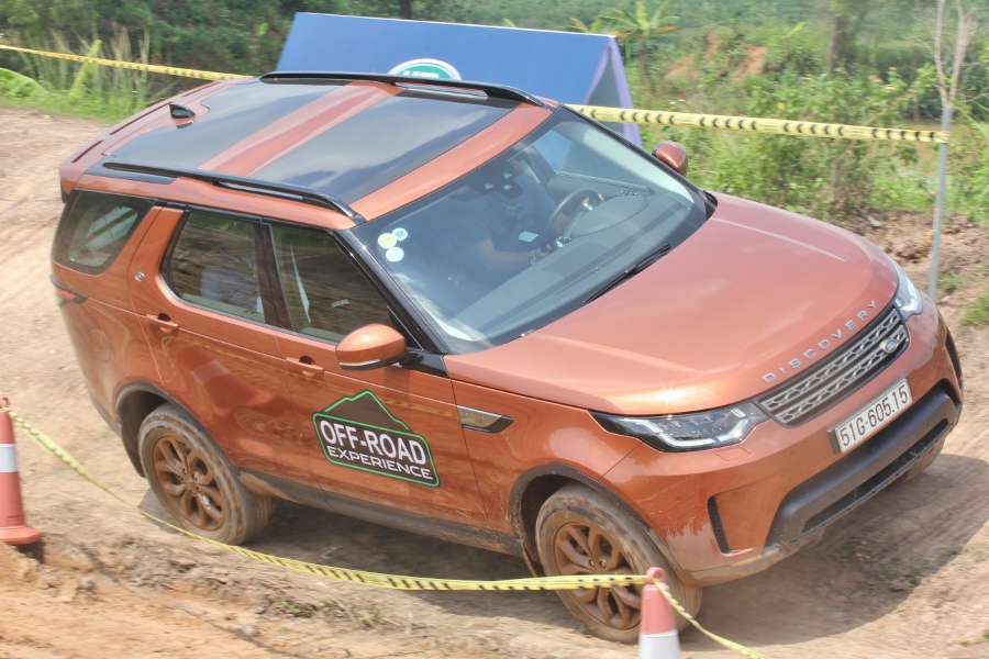 Jaguar-Land-Rover-to-chuc-trai-nghiem-xe-tai-Da-Nang-anh-2