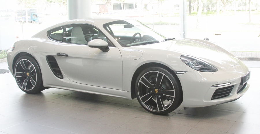 Porsche 718 Cayman 2018 với gói độ 1,5 tỷ đồng tại Sài Gòn