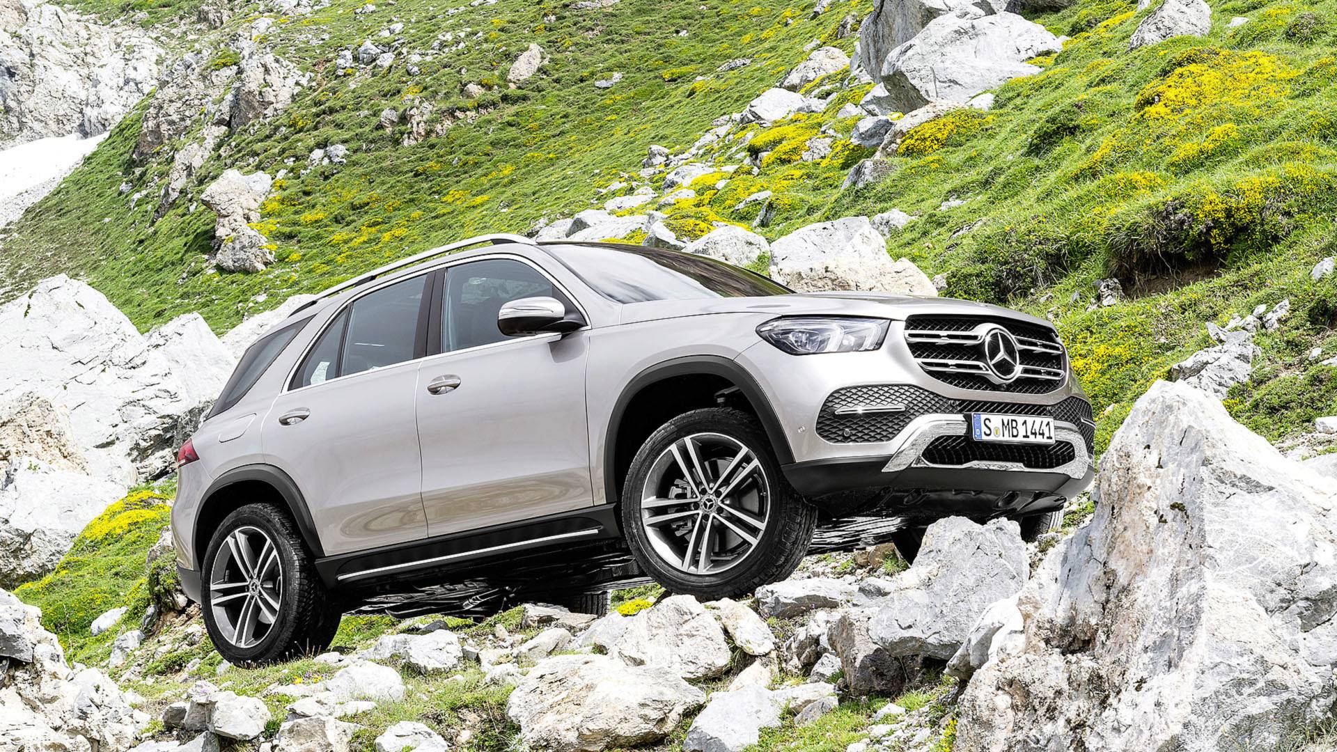 SUV-Mercedes-Benz-GLE-2019-ap-dung-cong-nghe-chong-lat-xe-anh-2