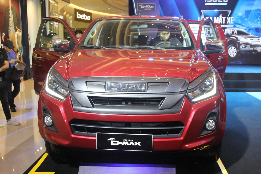 Isuzu-Viet-Nam-ra-mat-xe-ban-tai-moi-D-MAX-gia-650-trieu-dong-va-SUV-mu-X-gia-820-trieu-dong-anh-5