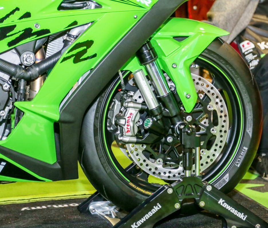 Kawasaki-ZX-10RR-2019-anh-6