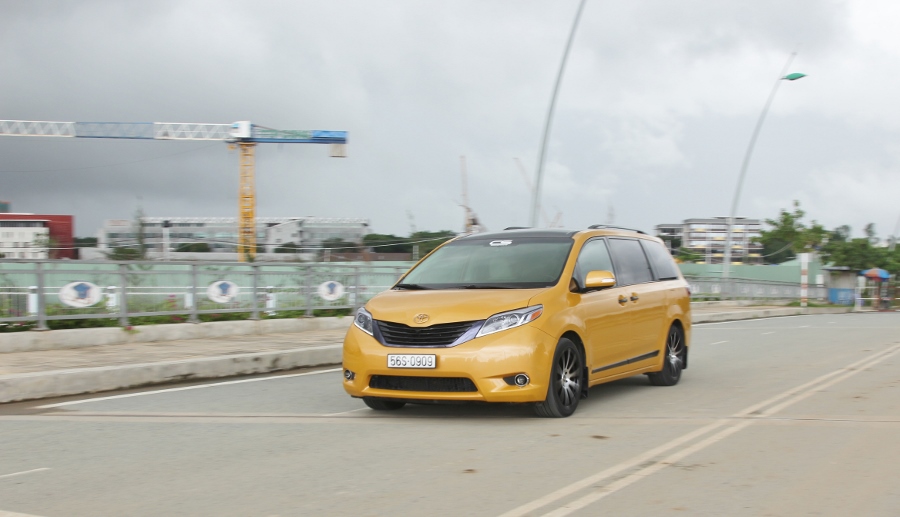 Toyota Sienna 2010 “làm đẹp” từ ngoài vào trong