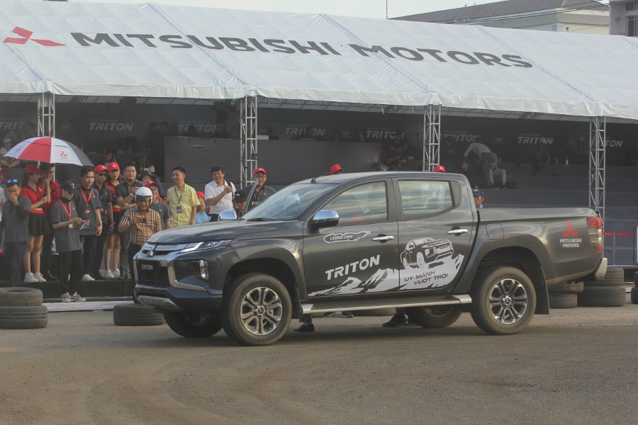 Trai-nghiem-Mitsubishi-Triton-2019-tai-TP-HCM-anh-30