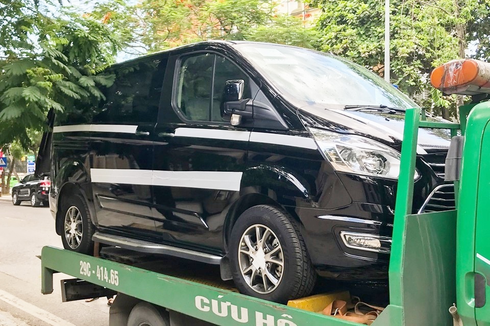 Bắt gặp xe MPV Ford Tourneo 2019 trên phố Hà Nội