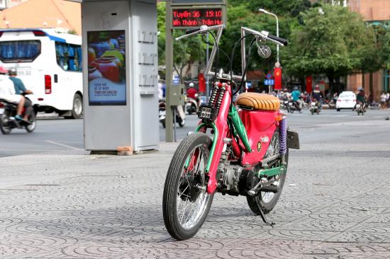 honda-cub-50-do-xe-bobber-anh1