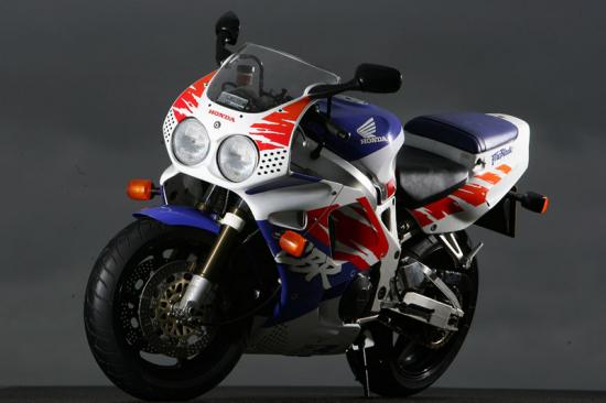 honda-cbr-900rr-fireblade-1992-anh1