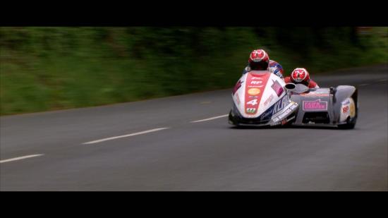 3-wheeling-2017-phim-dua-xe-sidecar-isle-of-man-tt-anh2