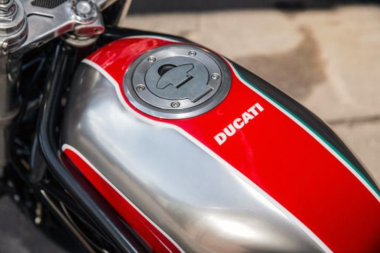 ducati-900-supersport-do-xe-cafe-racer-tho-do-nga-birdie-customs-anh9