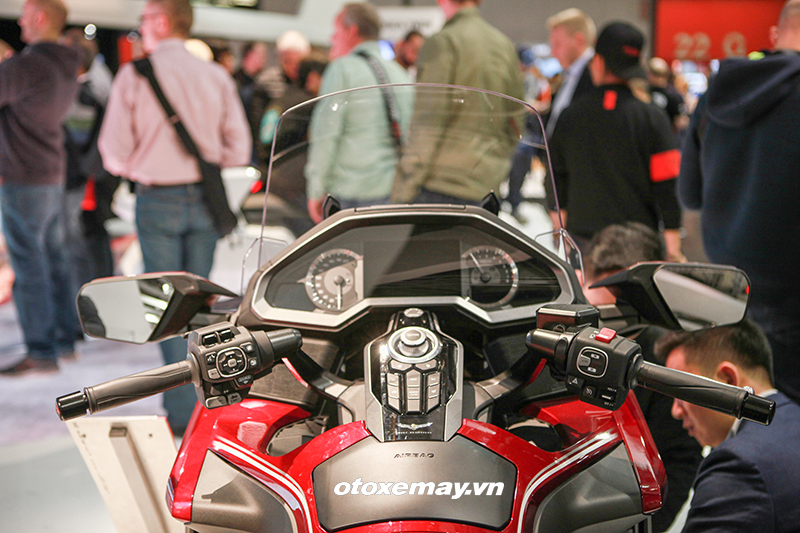 oto-xemay-honda-goldwing--eicma