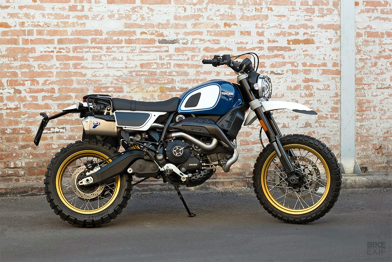 Ducati Scrambler Desert Sled lên đồ cực chất qua tay dân đua Dakar