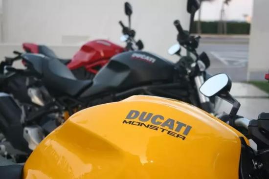 ducati-ki-niem-25-nam-gia-dinh-monster-anh3