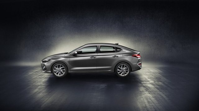 hyundai-i30-sap-co-them-phien-ban-fastback