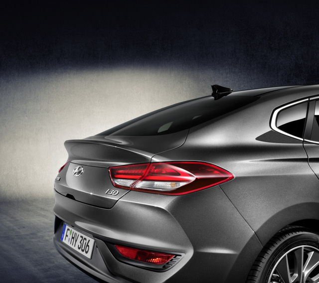 hyundai-i30-sap-co-them-phien-ban-fastback