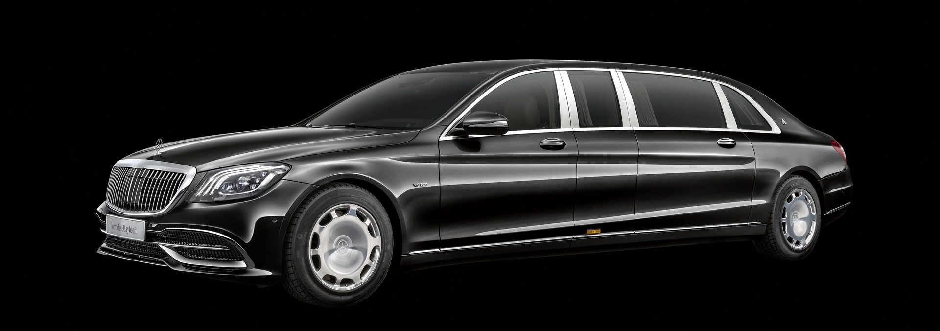 Mercedes-Maybach Pullman 2019 có giá từ 619 nghìn USD