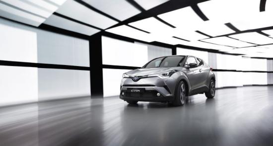 Toyota C-HR: gọn gàng mà mạnh mẽ_ảnh1